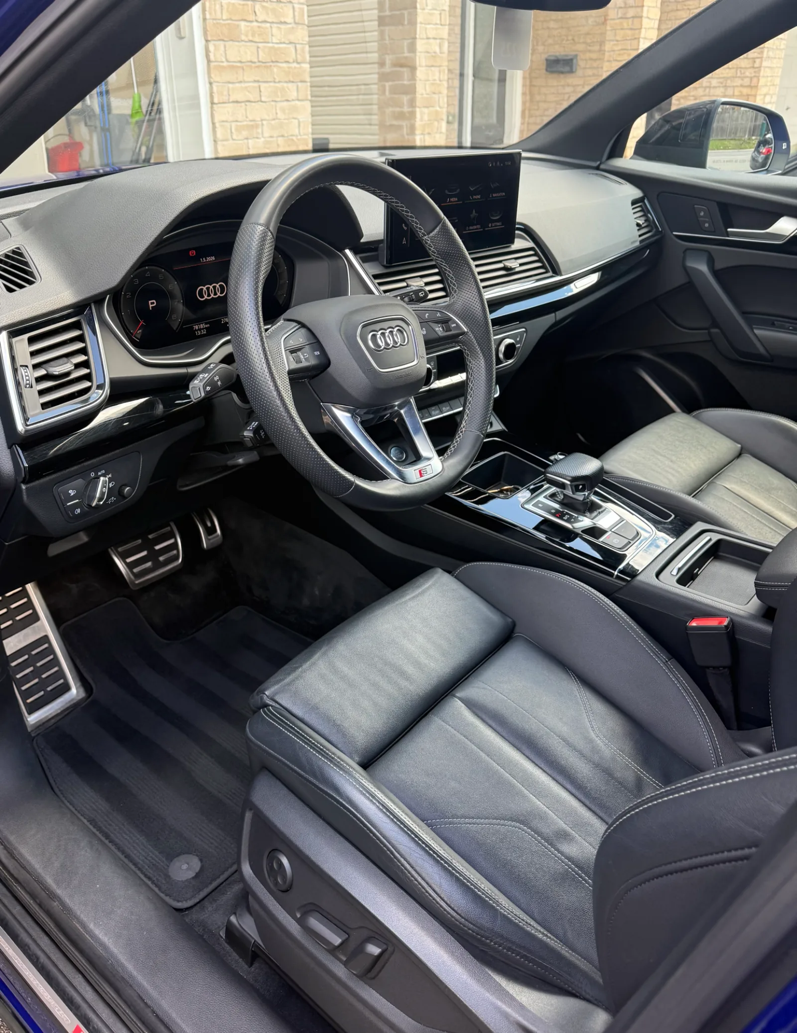 Audi Q5 interior detail